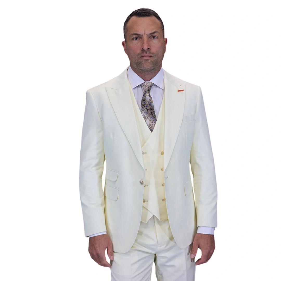 Aether Crest: Elegante Traje de Tres Piezas Blanco Crudo, Corte Moderno, Imprescindible.
