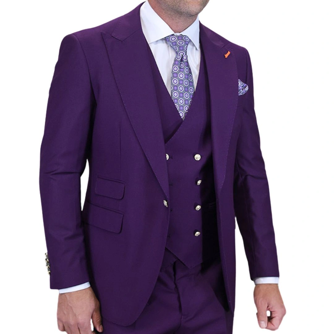 Aether Crest: Atuendo Plum, Elegancia Moderna en Tres Piezas, ¡Impacta con Estilo!